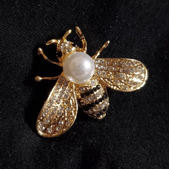 Goldtone Crystal and Pearl Bee Brooch - Picture 1 of 9